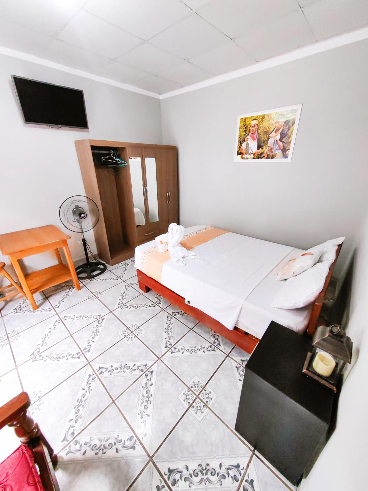 Tengana Hospedaje Y Tours Tarapoto Eksteriør bilde